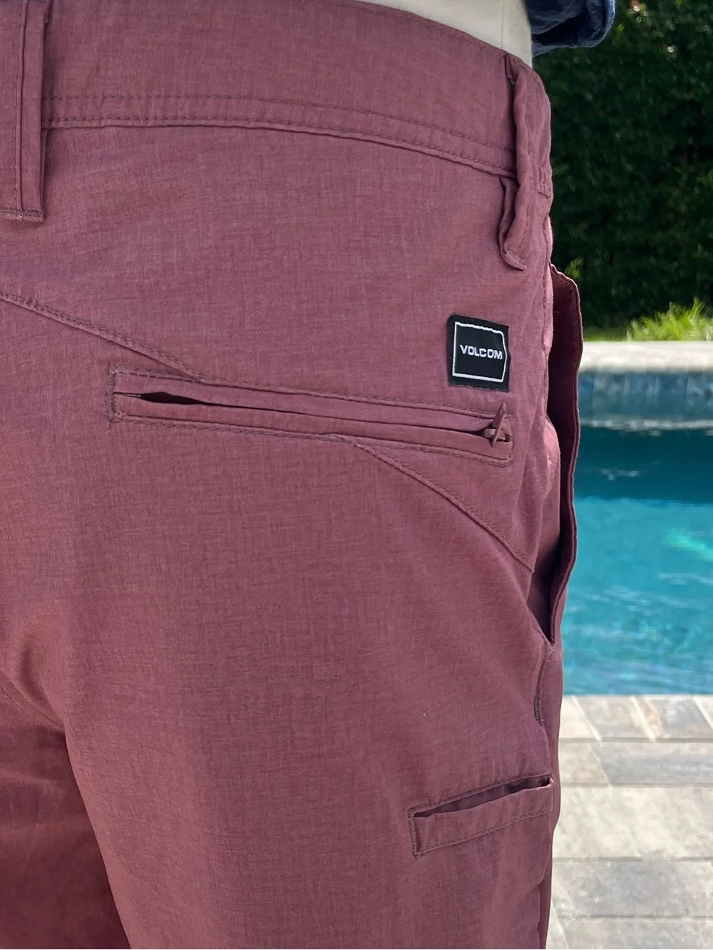 Volcom Men's Burgundy Flat-Front Shorts size 33